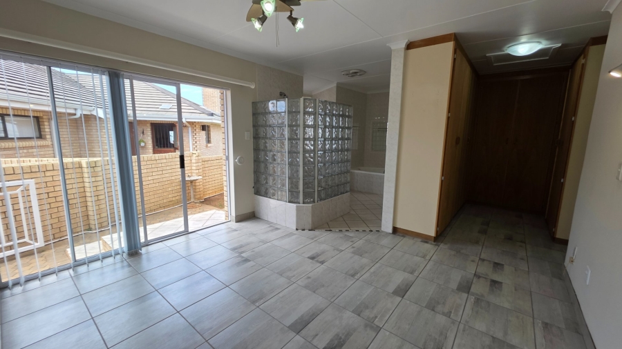 3 Bedroom Property for Sale in Menkenkop Western Cape
